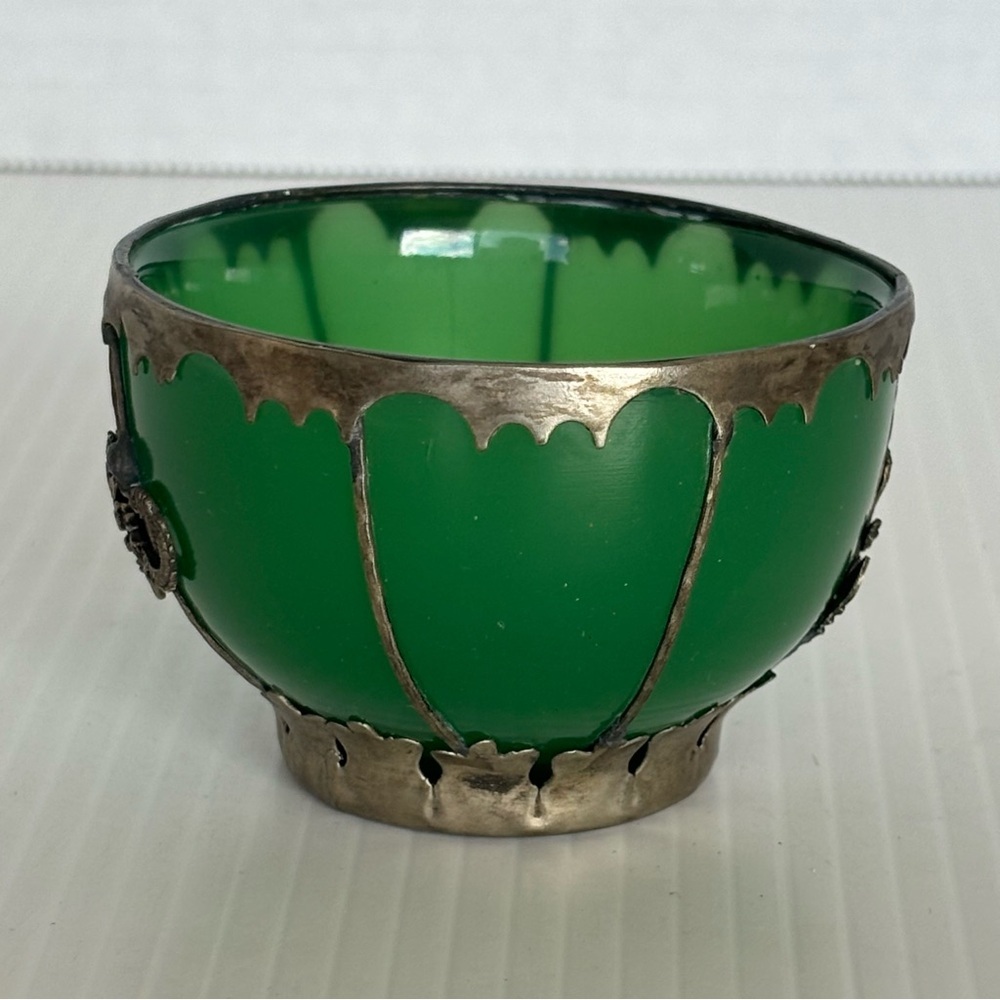 Chinese Green jade colored glass Bowls Metal Mount with Dragon & Phoenix vintage - Picture 2 of 9